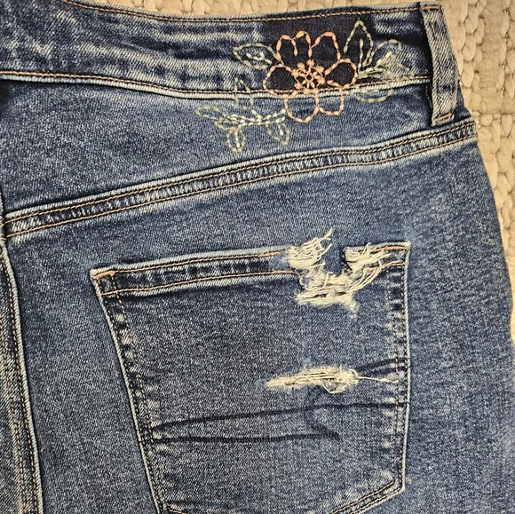 American Eagle Strigid Mom Jean - Picture 5 of 7